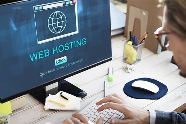 Tips to Registering the Right Domain Name For your Website | Article Thumbnail